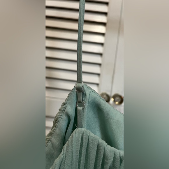 Anne Klein Embellished Silk Flowy Prom or Bridal Dress, Sage Green, size 4 - Picture 6 of 11